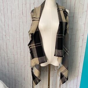 Lildy NWOT Plaid Printed Open Front Fringe Sweater Vest size S/M